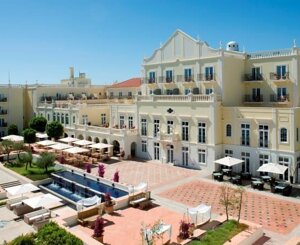 Domes Lake Resort  *****
